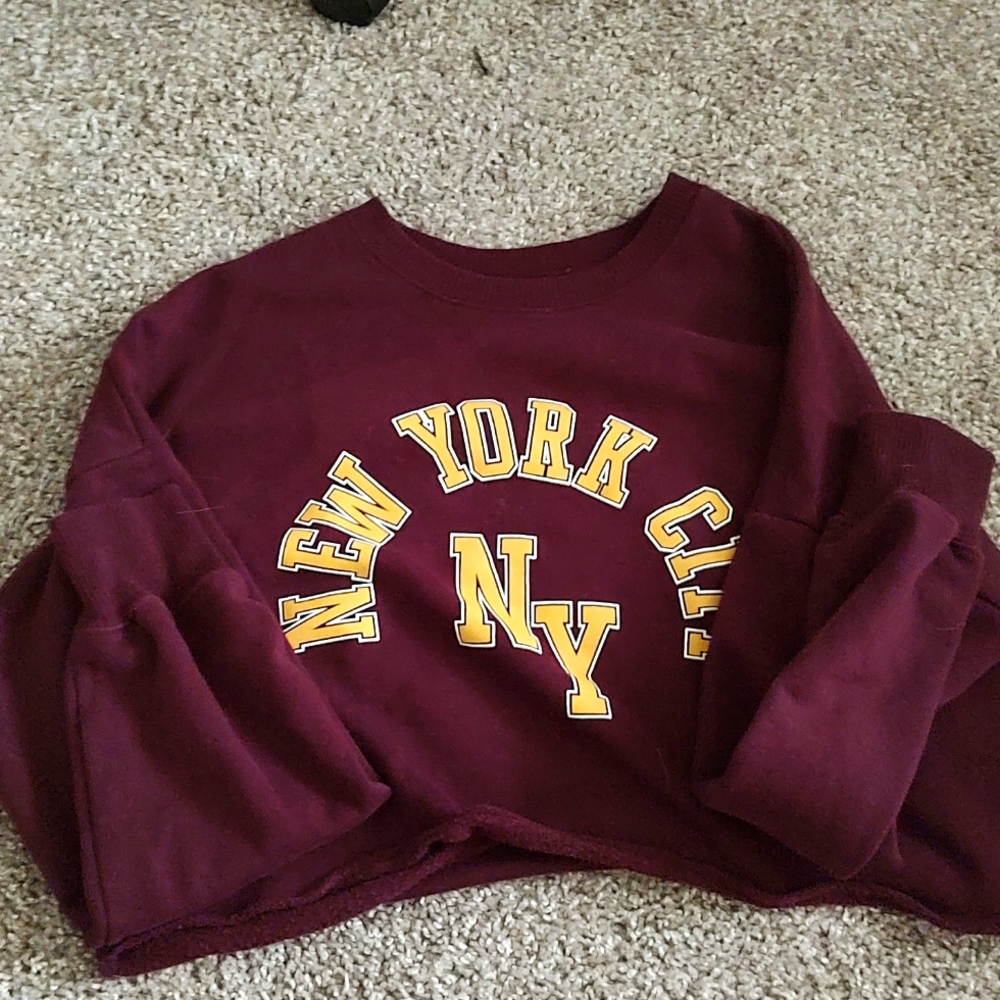 Cropped NY sweater